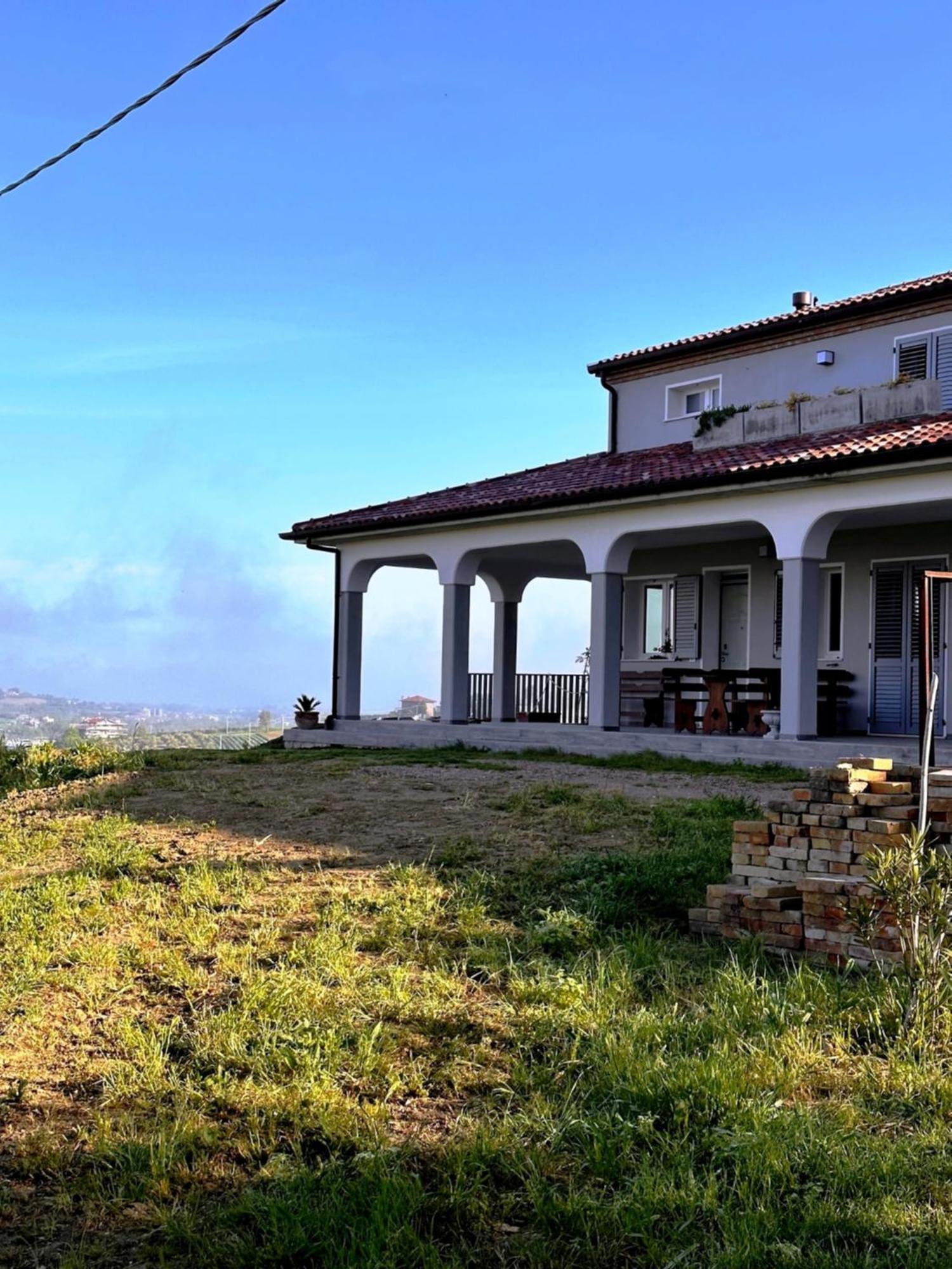 La Sosta Di Guido A Tavullia Bed & Breakfast Exterior photo