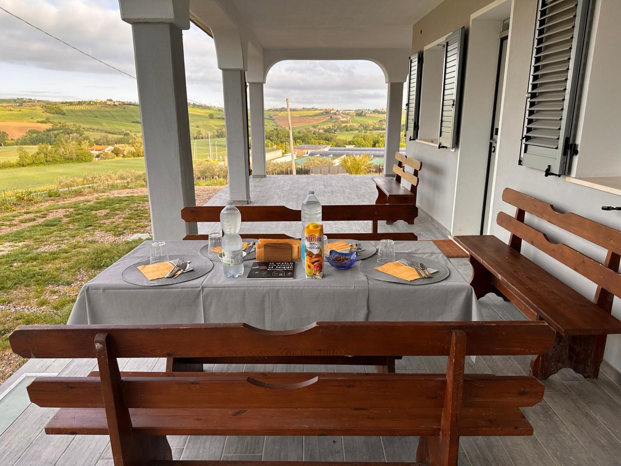 La Sosta Di Guido A Tavullia Bed & Breakfast Exterior photo
